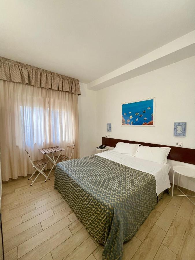 Hotel La Bussola Anzio Exterior photo